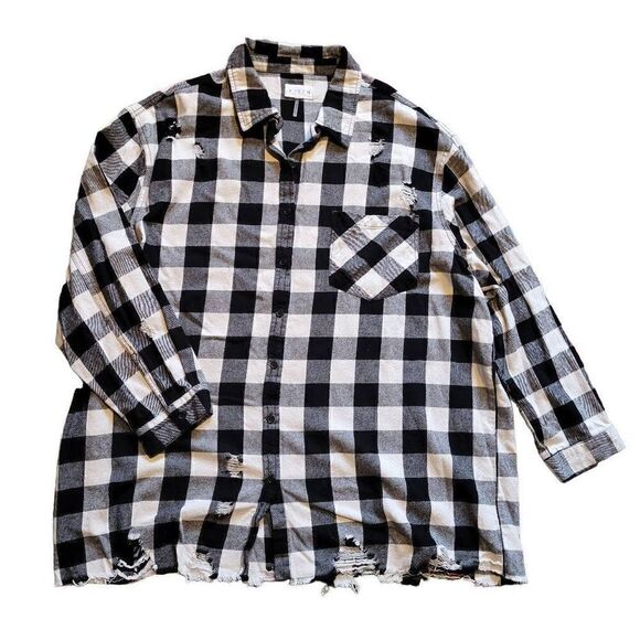 Risen Flannel Button Down Shirt Distressed Plaid Black White Women's 1X - Picture 1 of 6